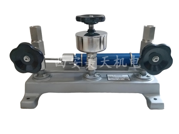 1759823279409419.jpg 271.11压力表校验台.jpg